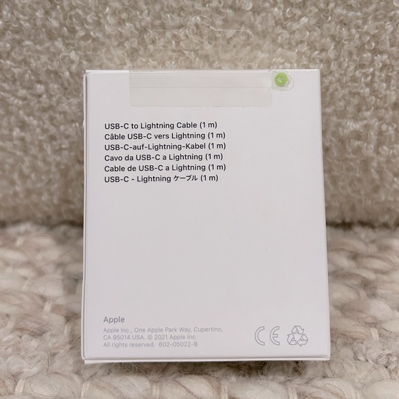 Apple USB-C to Lightning 1m cable - Picture 3 of 3